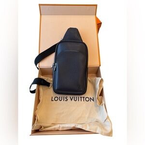 Louis Vuitton Avenue sling bag